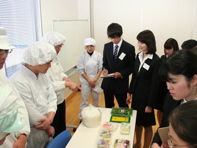 常磐大学の皆さんが見学に来られました